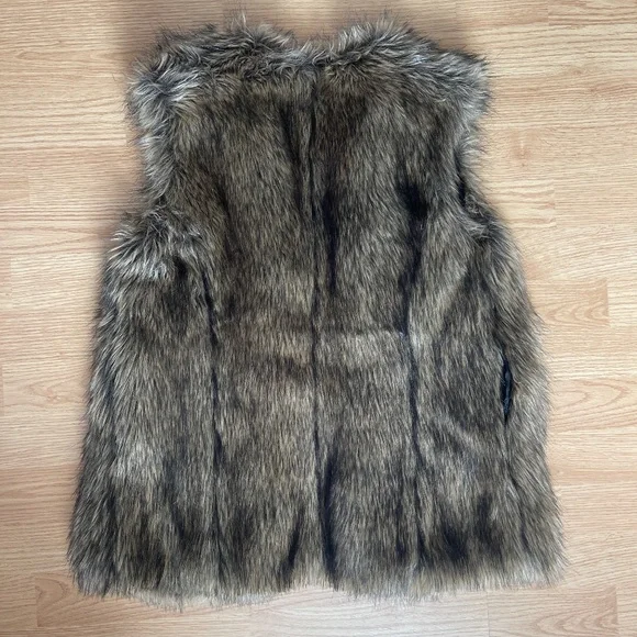 The Limited Brown and Tan Faux Fur Vest with Tie and Pockets Size Small - Picture 6 of 7